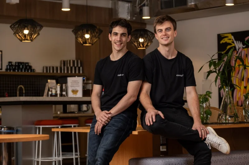 Инвестор Кит Рабойс поддержал стартап Comp, усиливающий HR-отделы с помощью ИИ